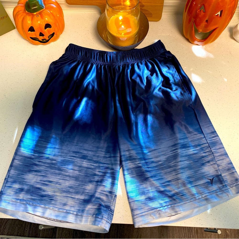 Old Navy Boys Shorts w/pockets!